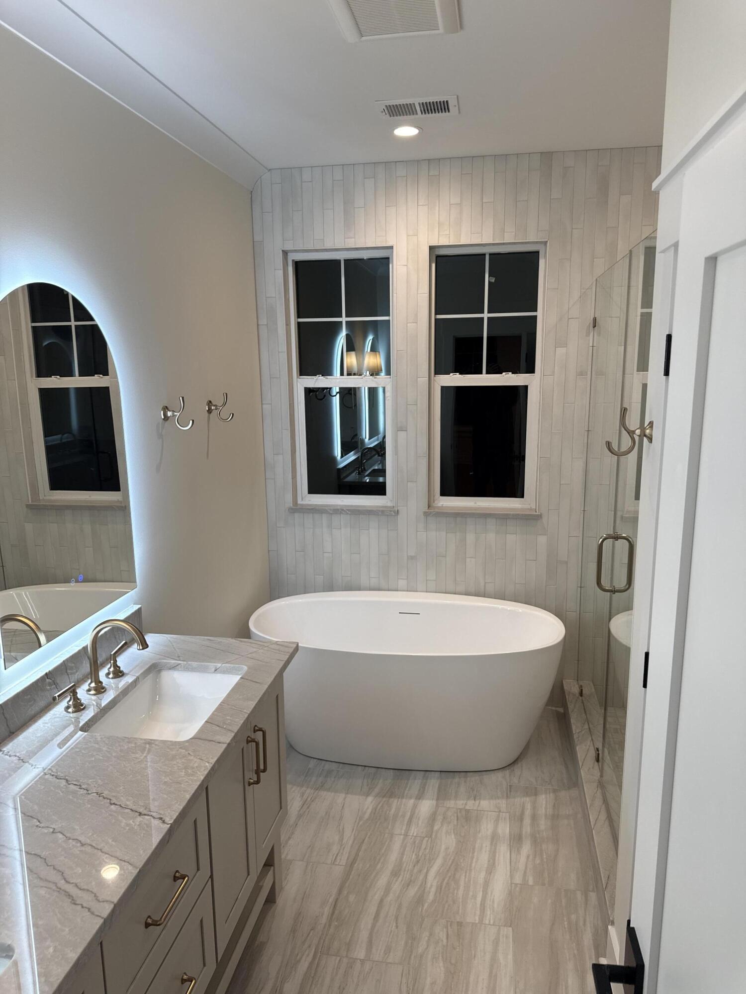 127 Rose Lane Mount Pleasant, SC 29464 - Photo 7 of 7 Primary Bath