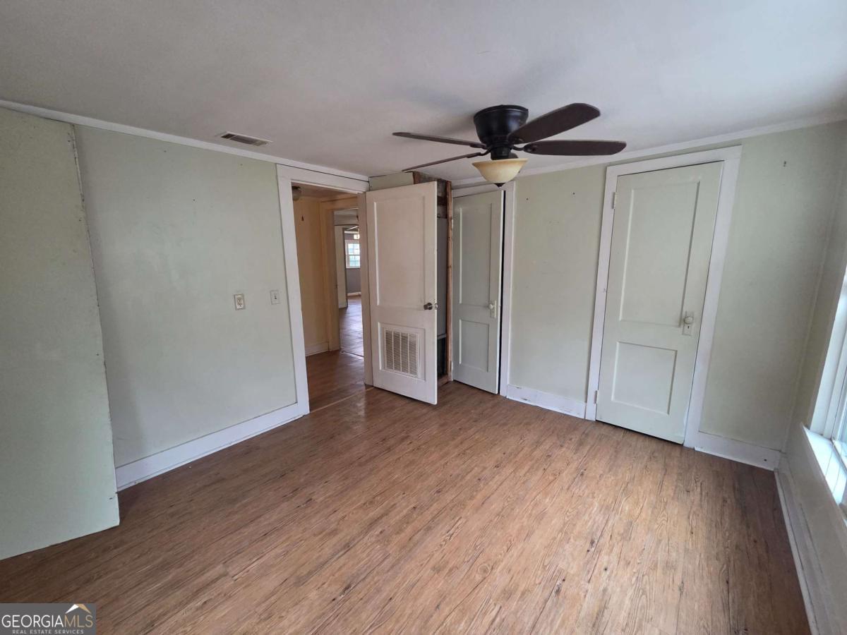 188 Holmesville Road Baxley, GA 31513 - Photo 15 of 20 a view of hallway with wooden floor