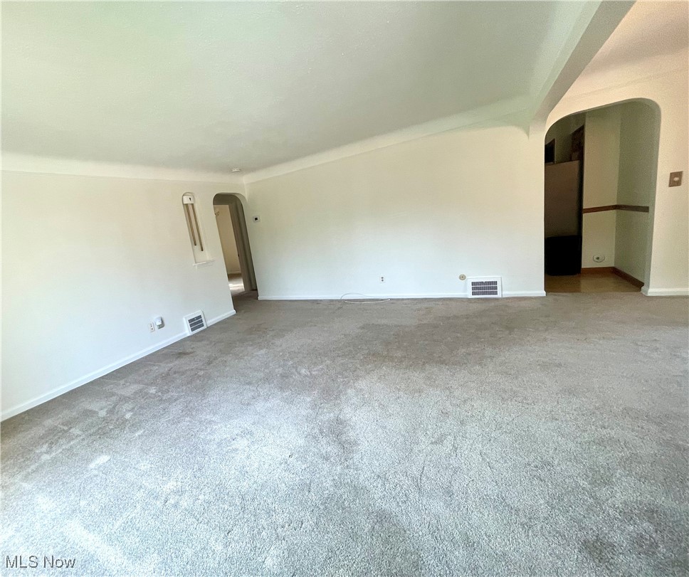 10500 Snow Road Parma, OH 44130 - Photo 4 of 34