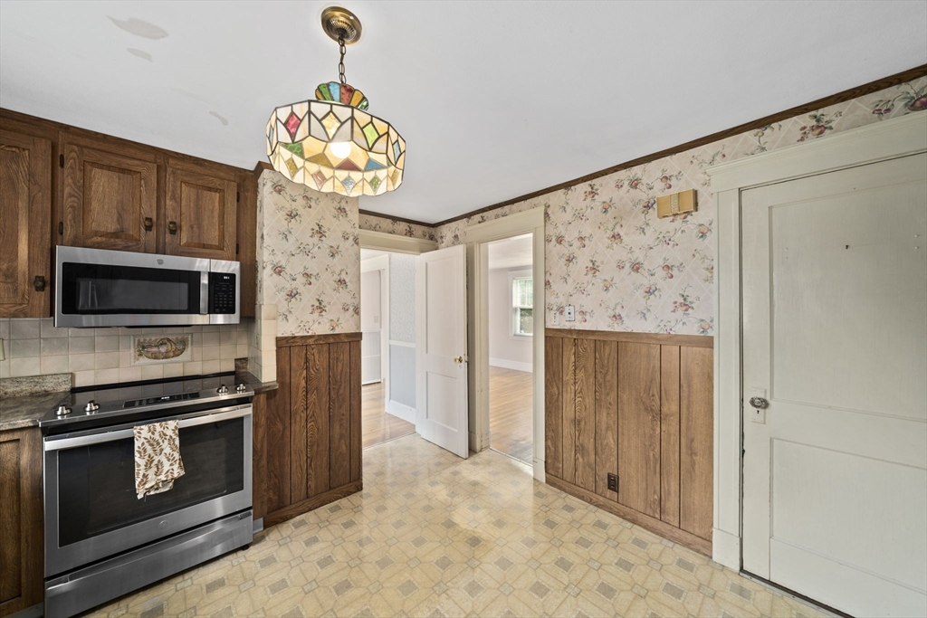 18 Devon Road Braintree, MA 02184 - Photo 6 of 41 Gallery Image 6