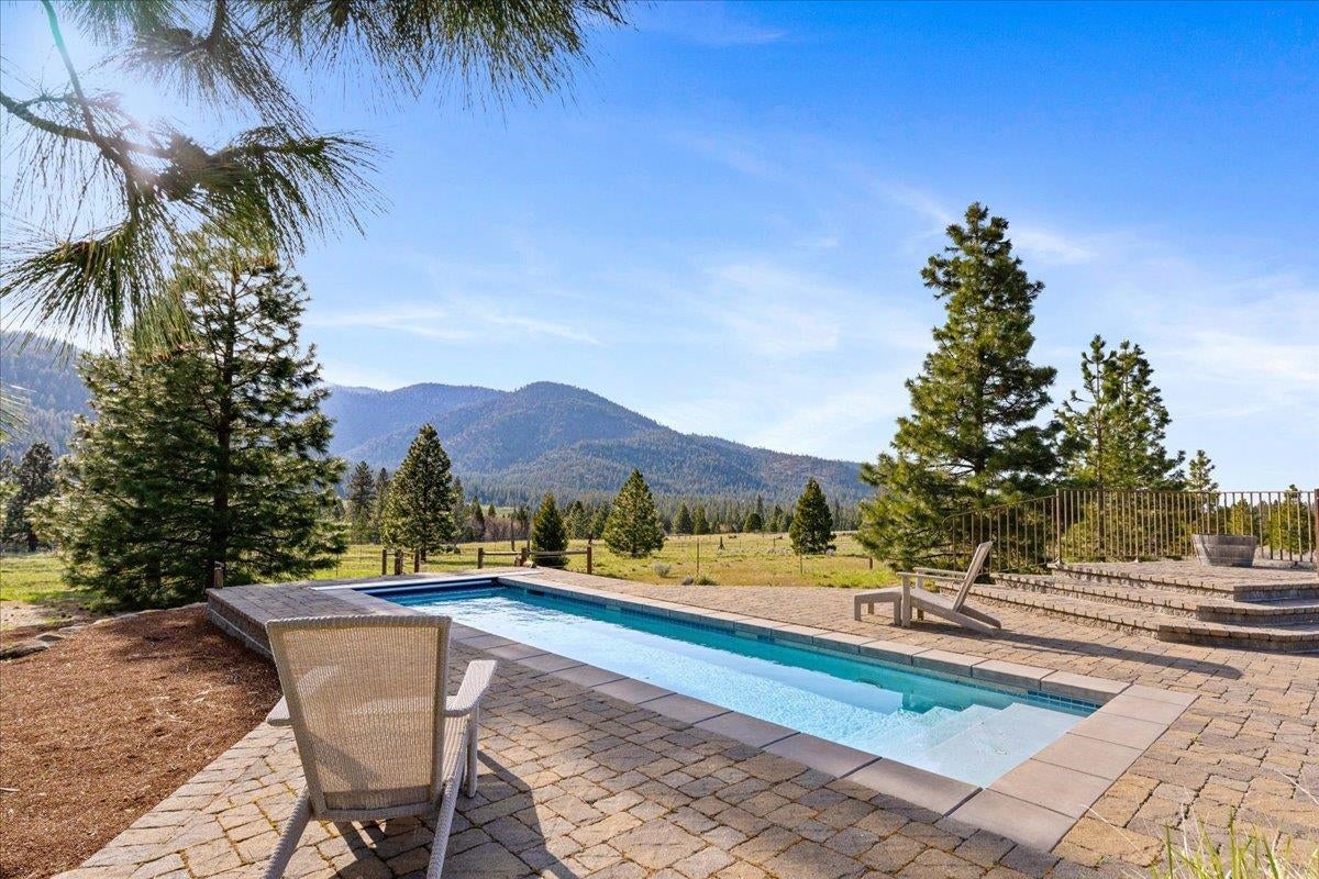 4215 Columbine Road Weed, CA 96094 - Photo 3 of 37 Gallery Image 3