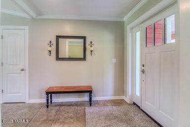 121 Rattlesnake Lane Naches, WA 98937 - Photo 11 of 45 a bench sitting in a room next to a window