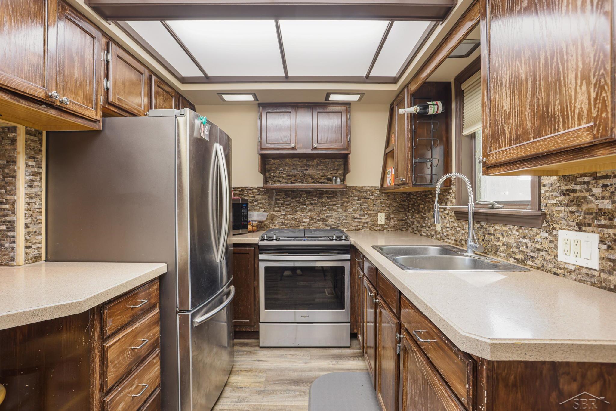 5201 Oakridge Road Beaverton, MI 48612 - Photo 13 of 49 50089510-12.JPG