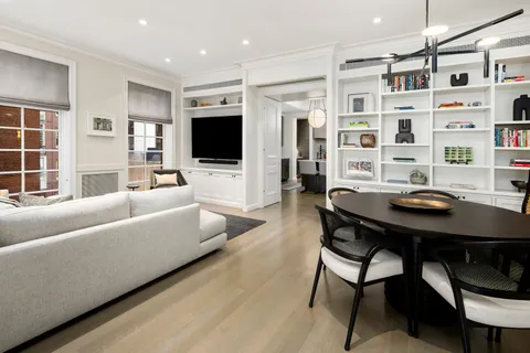 $2,095,000 | 229 East Lake Shore Drive, Unit 4E, Chicago, IL 60611