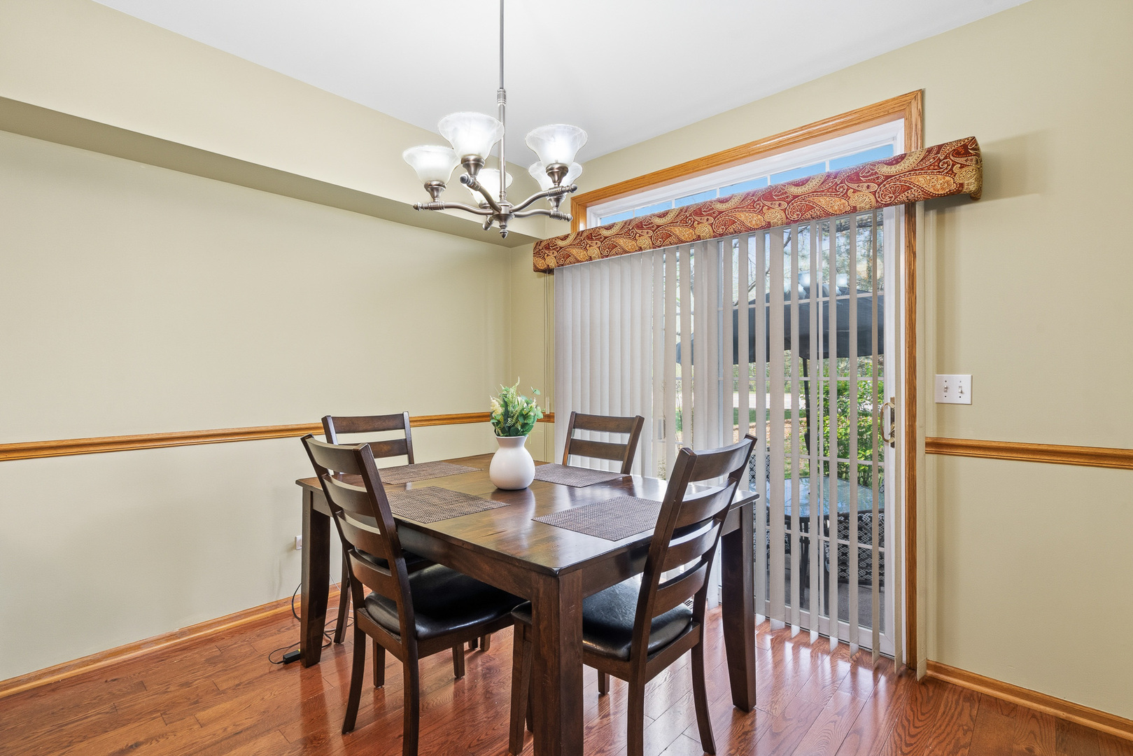 16719 South Sunset Ridge Court Lockport, IL 60441 - Photo 7 of 31 a view of a dining room with furniture window and wooden floor