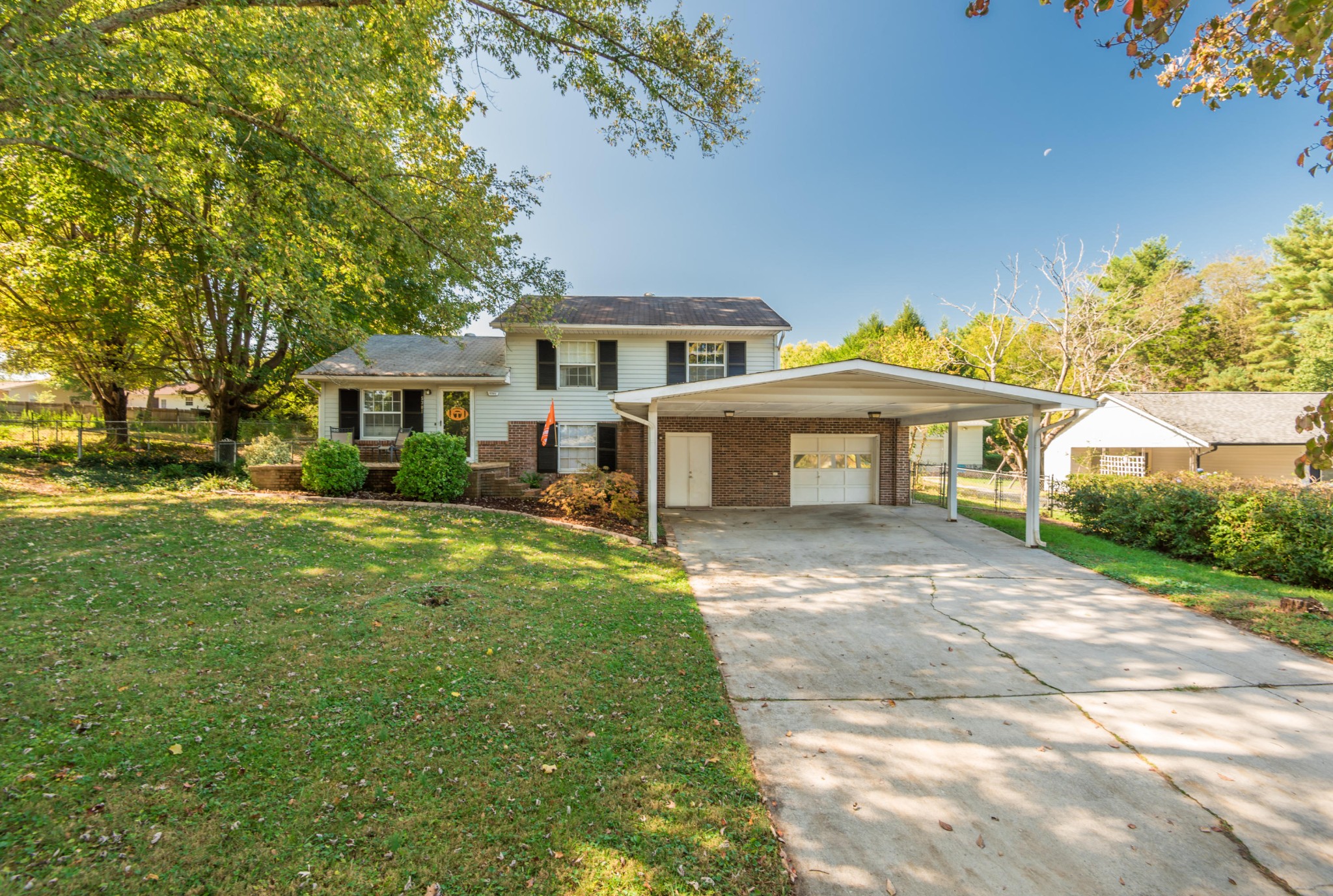 5301 Bluefield Road Knoxville, TN 37921 - Photo 3 of 28 Gallery Image 3