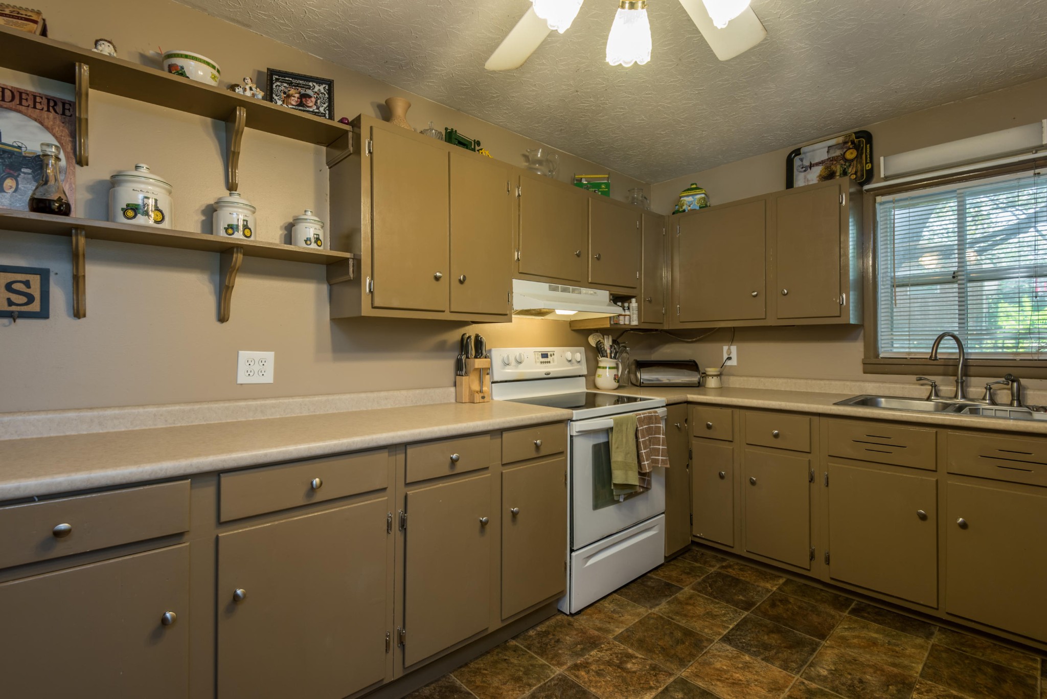 5301 Bluefield Road Knoxville, TN 37921 - Photo 9 of 28 Gallery Image 9