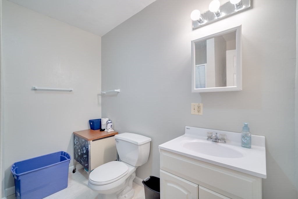 203 Ambrose Street Springfield, MA 01109 - Photo 26 of 30
