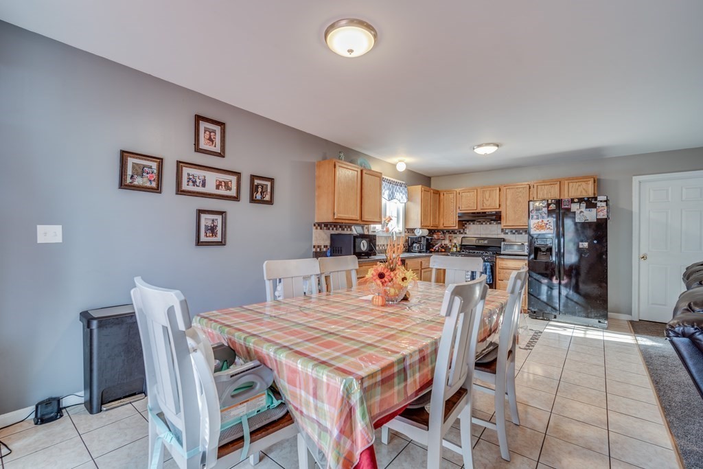 203 Ambrose Street Springfield, MA 01109 - Photo 7 of 30