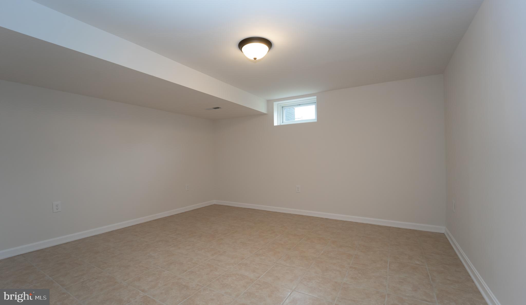 1212 Black Friars Road Catonsville, MD 21228 - Photo 36 of 38 Gallery Image 36