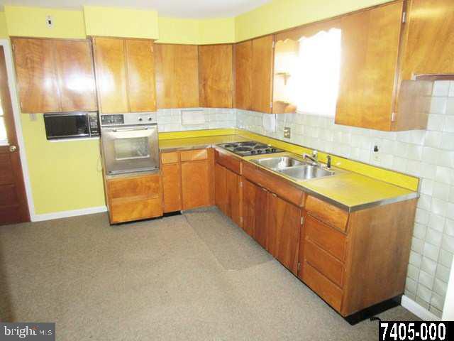 21 Merrin Road York, PA 17402 - Photo 7 of 25 Gallery Image 7