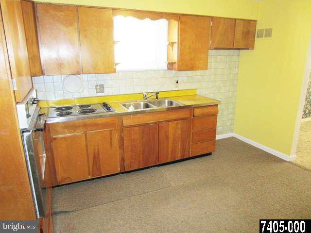 21 Merrin Road York, PA 17402 - Photo 8 of 25 Gallery Image 8