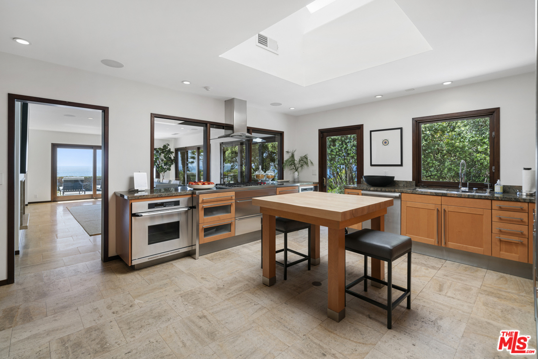 7221 Birdview Avenue Malibu, CA 90265 - Photo 20 of 34