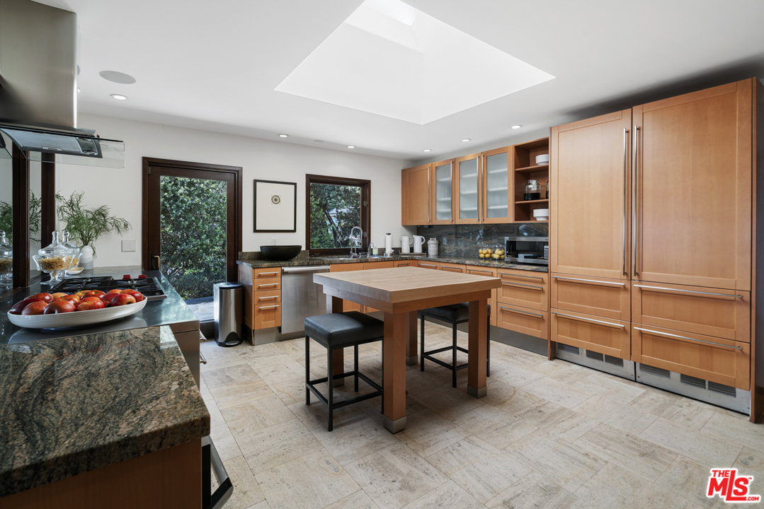 7221 Birdview Avenue Malibu, CA 90265 - Photo 21 of 34