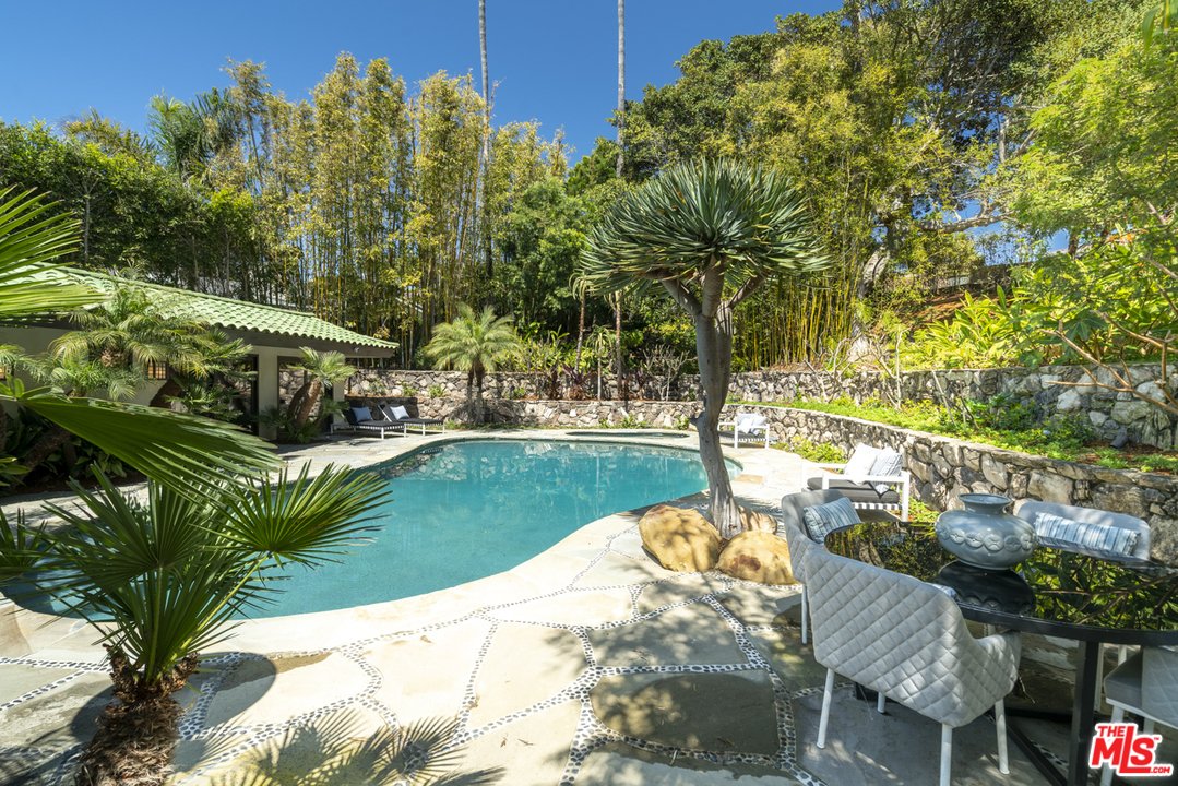 7221 Birdview Avenue Malibu, CA 90265 - Photo 26 of 34