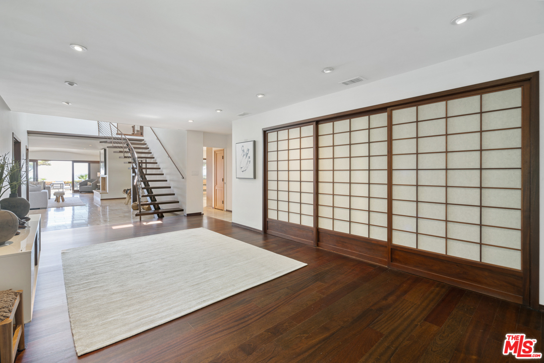 7221 Birdview Avenue Malibu, CA 90265 - Photo 10 of 34