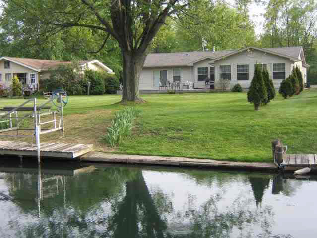 2900 North Bay View Road Angola, IN 46703 - Photo 2 of 13 Gallery Image 2