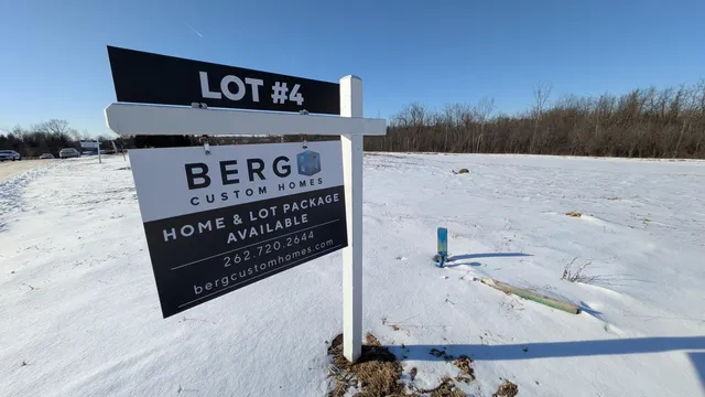 $214,900 | N51W18938 Quietwood Drive, Unit LT4, Menomonee Falls, WI 53051