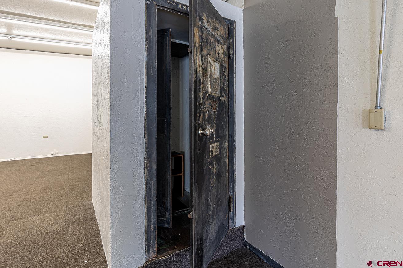 1802 Main Avenue Durango, CO 81301 - Photo 11 of 13 a close view of closet