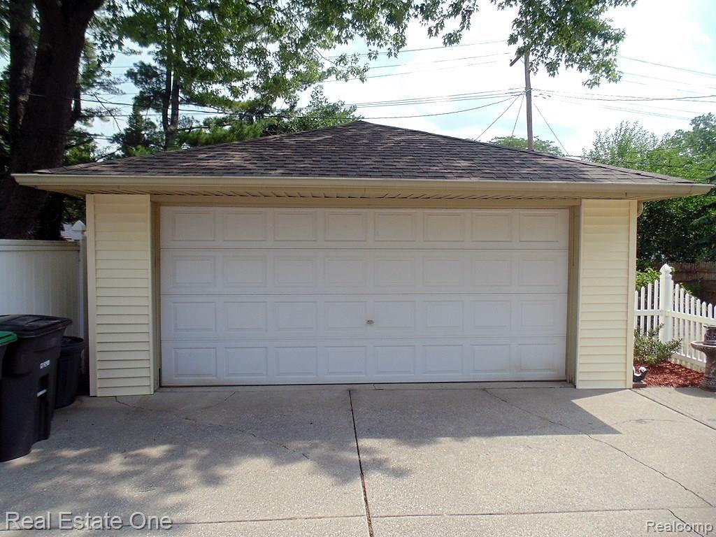 8043 Pardee Road Taylor, MI 48180 - Photo 22 of 27 DSC01002Pardee 8043 MLS.jpg
