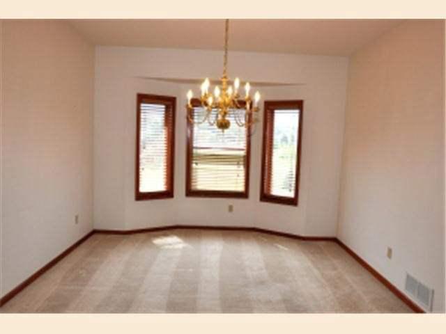 2854 Stonegate Court Southwest Rochester, MN 55902 - Photo 3 of 19