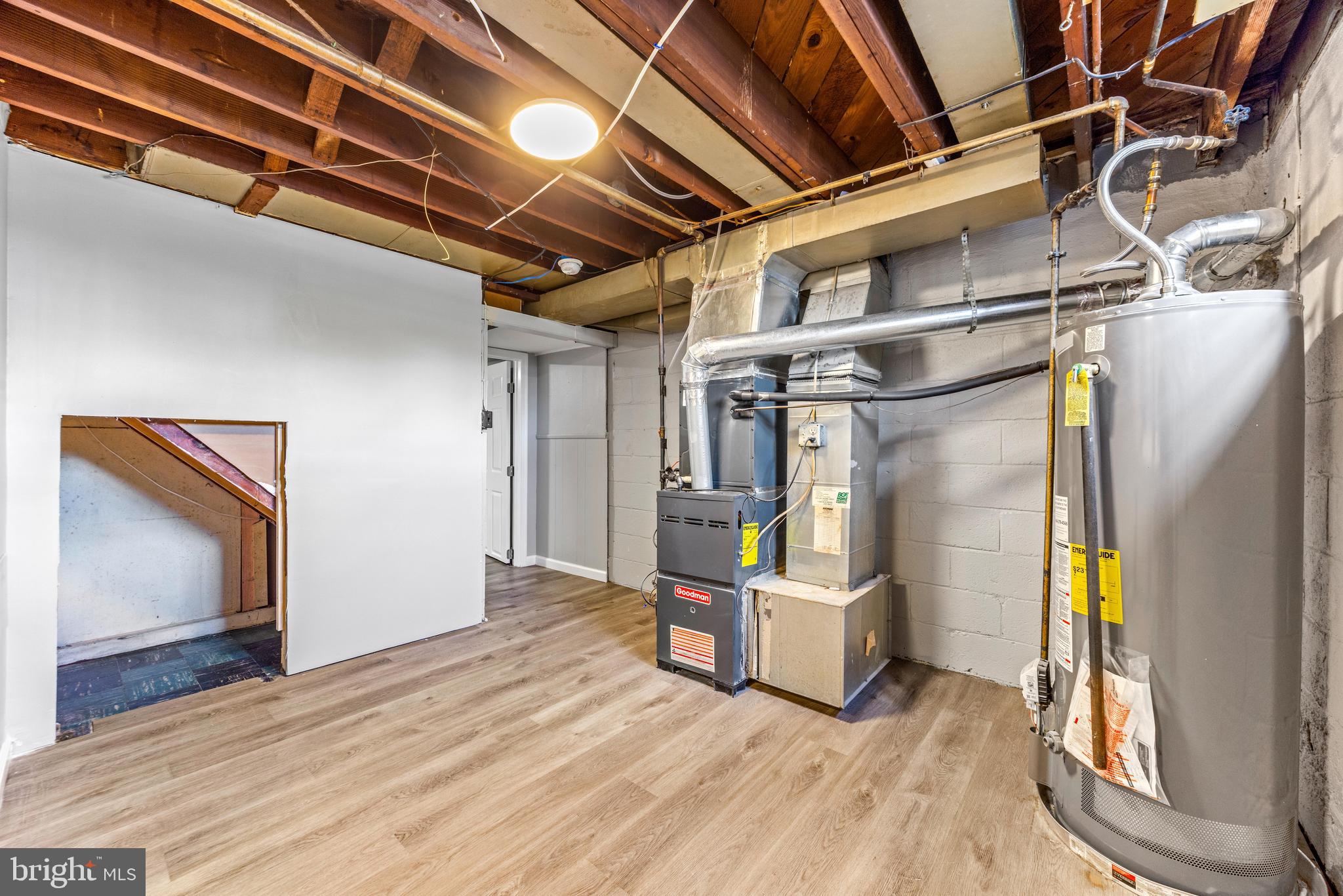 8450 Kavanagh Road Dundalk, MD 21222 - Photo 28 of 32 a view of room with wooden floor