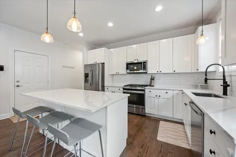 $619,000 | 2629 North Southport Avenue, Unit 2, Chicago, IL 60614