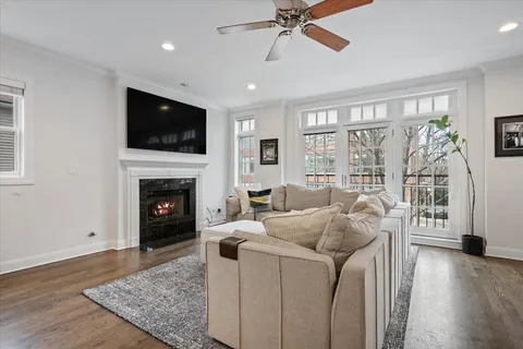 $619,000 | 2629 North Southport Avenue, Unit 2, Chicago, IL 60614