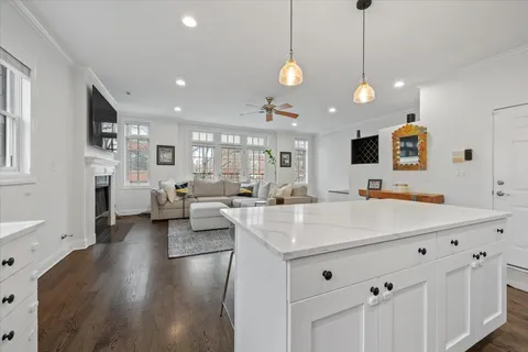 $619,000 | 2629 North Southport Avenue, Unit 2, Chicago, IL 60614