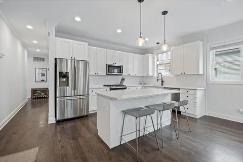 $619,000 | 2629 North Southport Avenue, Unit 2, Chicago, IL 60614