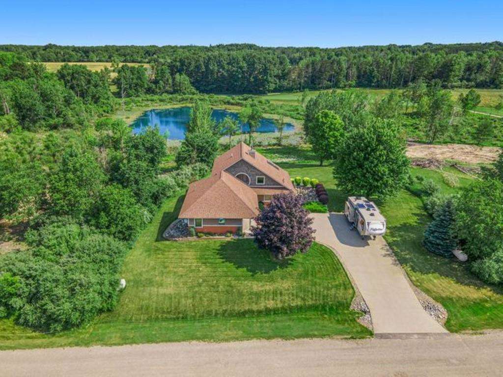 200 Cutters Ridge Drive Manistee, MI 49660 - Photo 3 of 54 1889939-2.JPG