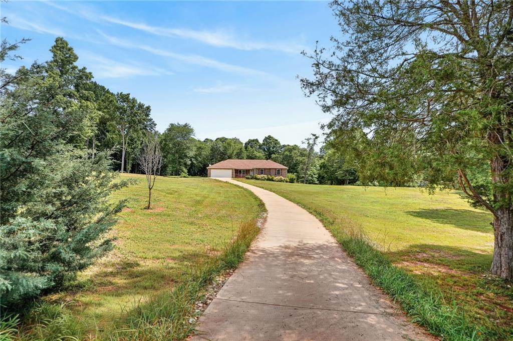 402 Renee Road Pendergrass, GA 30567 - Photo 5 of 50