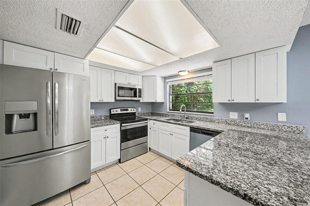 840 Rayston Street Deltona, FL 32725 - Photo 5 of 16