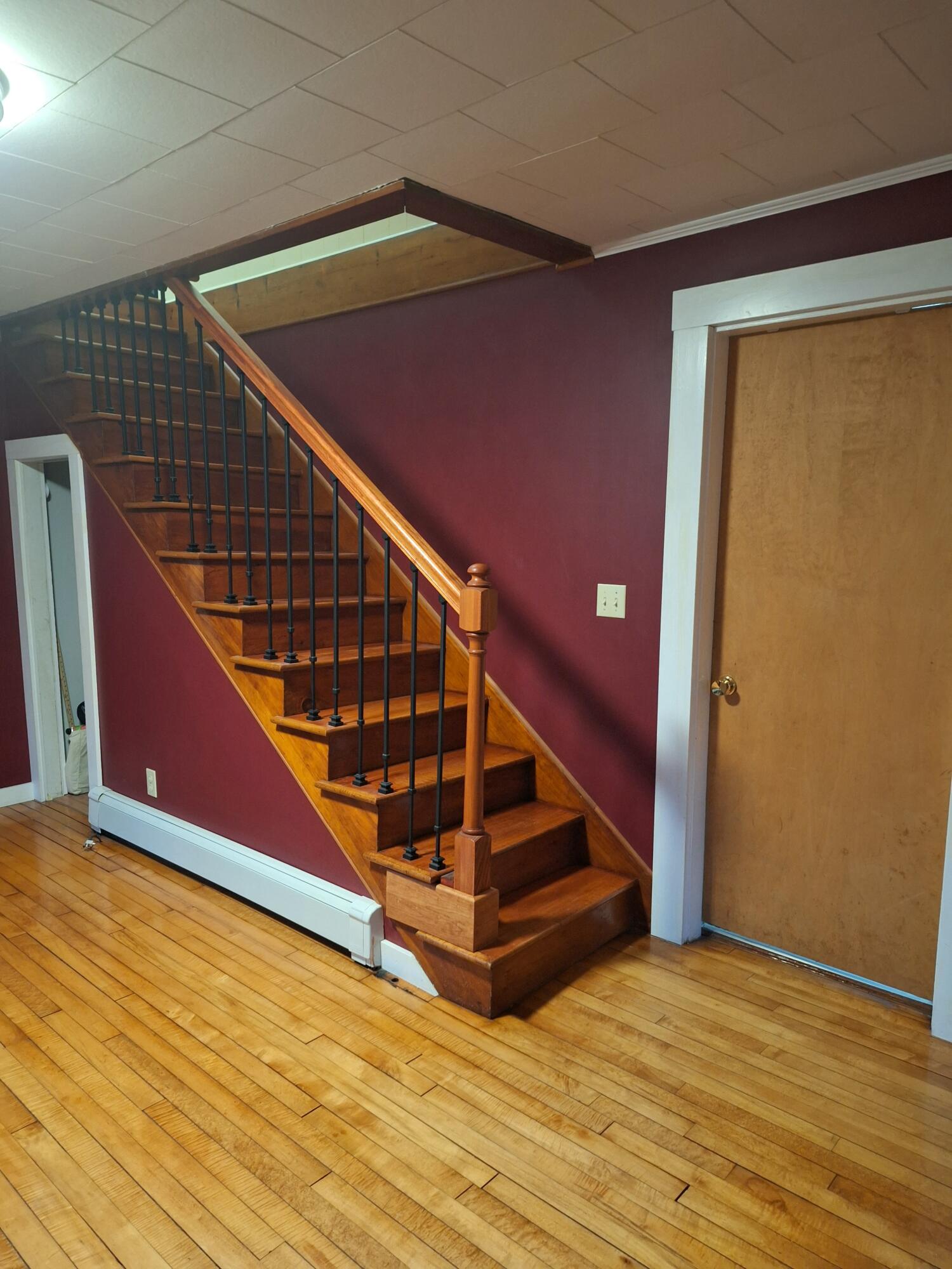 433 Hudson Road Corinth, ME 04427 - Photo 26 of 47 433 Hudson Road, Corinth stairwell 2.pdf