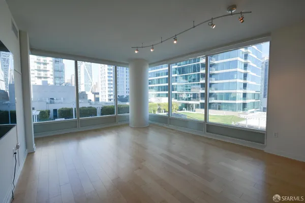 $5,400 | 425 1st Street, Unit 807, San Francisco, CA 94105