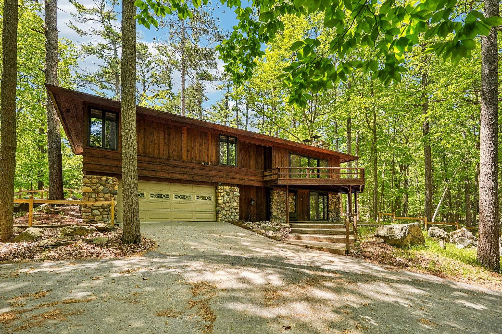 329 Timberlake Road Wilson, WI 53081 - Photo 4 of 57
