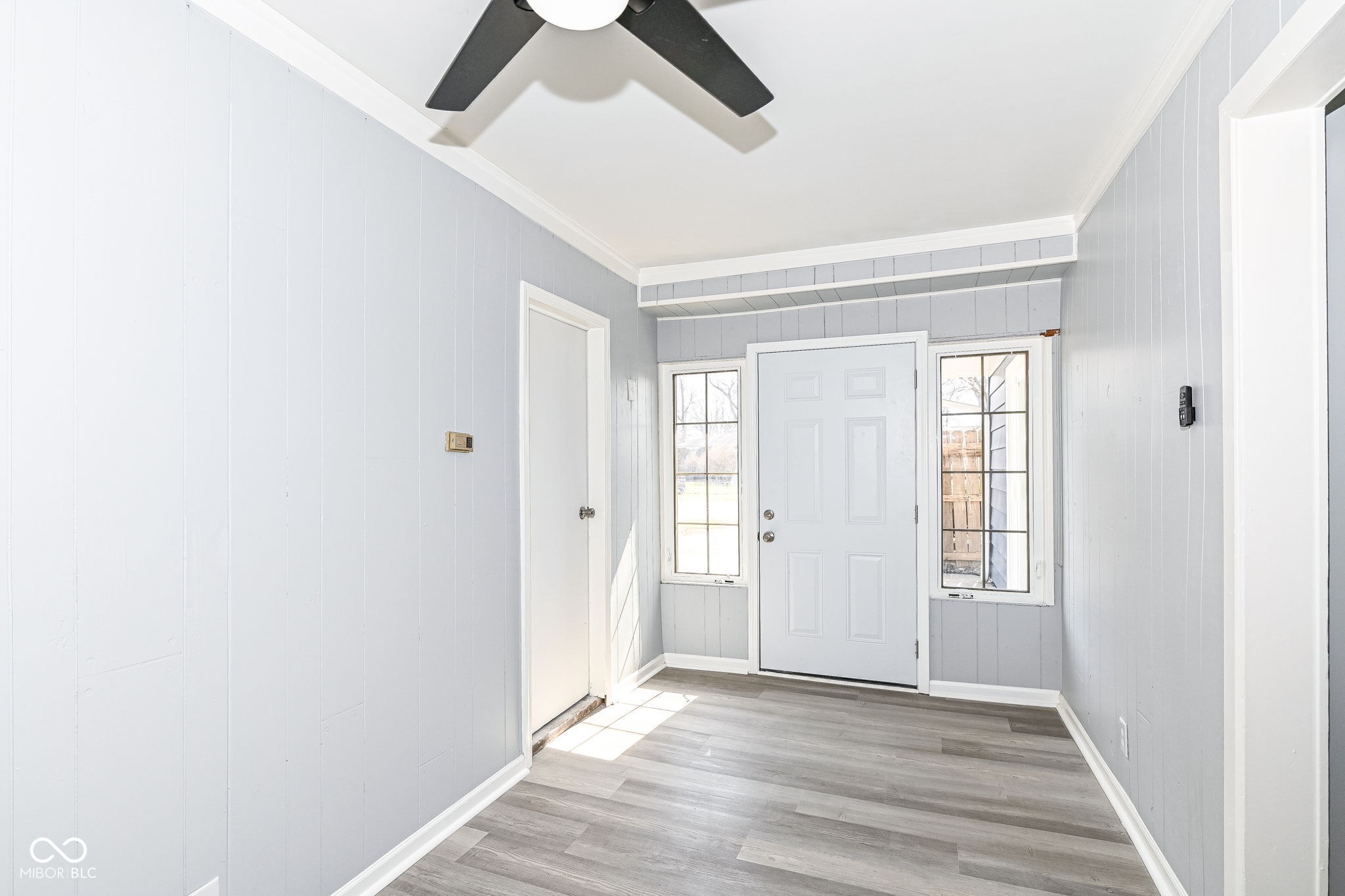 8026 Roy Road Indianapolis, IN 46219 - Photo 3 of 28 Gallery Image 3