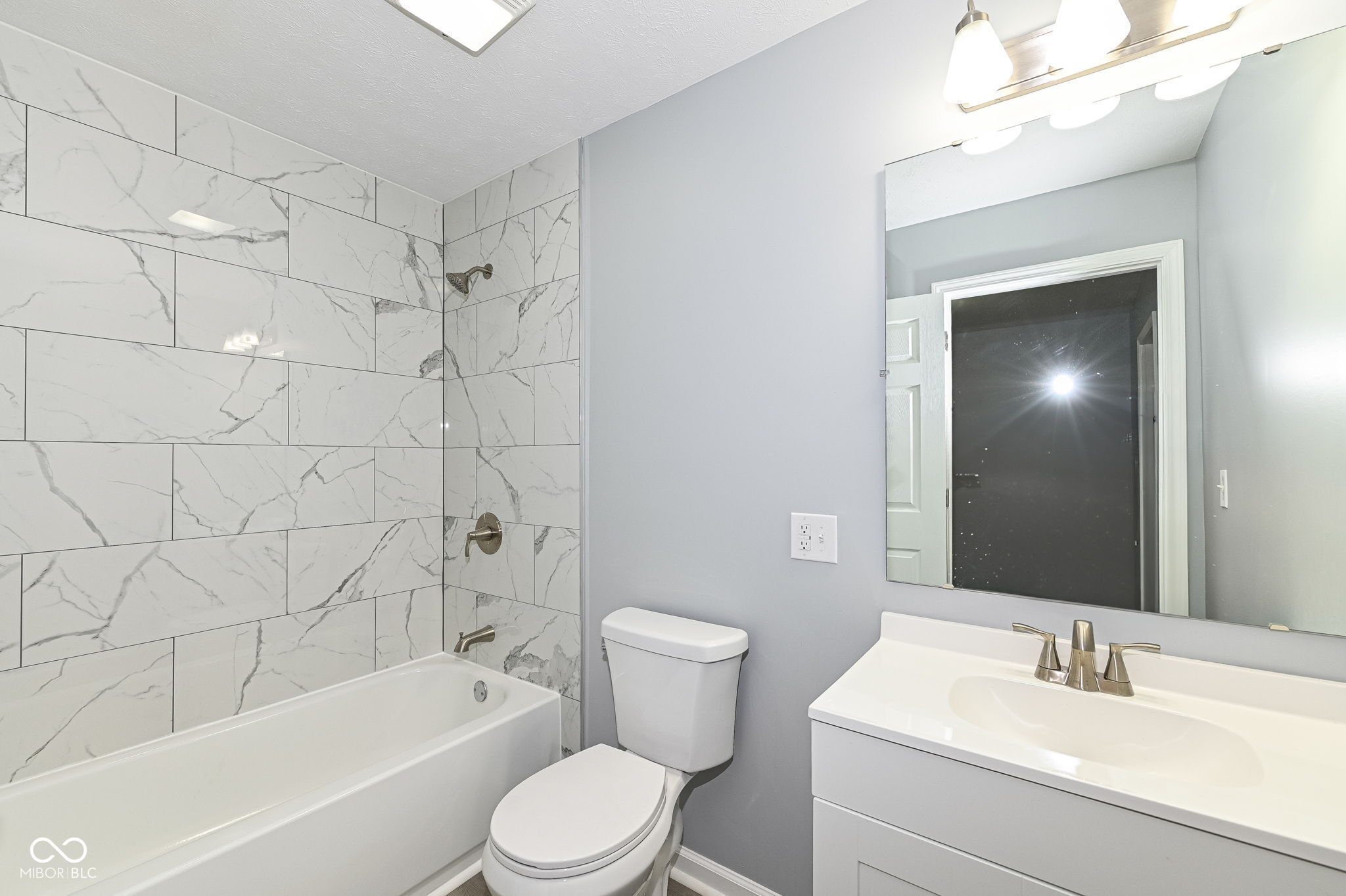8026 Roy Road Indianapolis, IN 46219 - Photo 7 of 28 Gallery Image 7