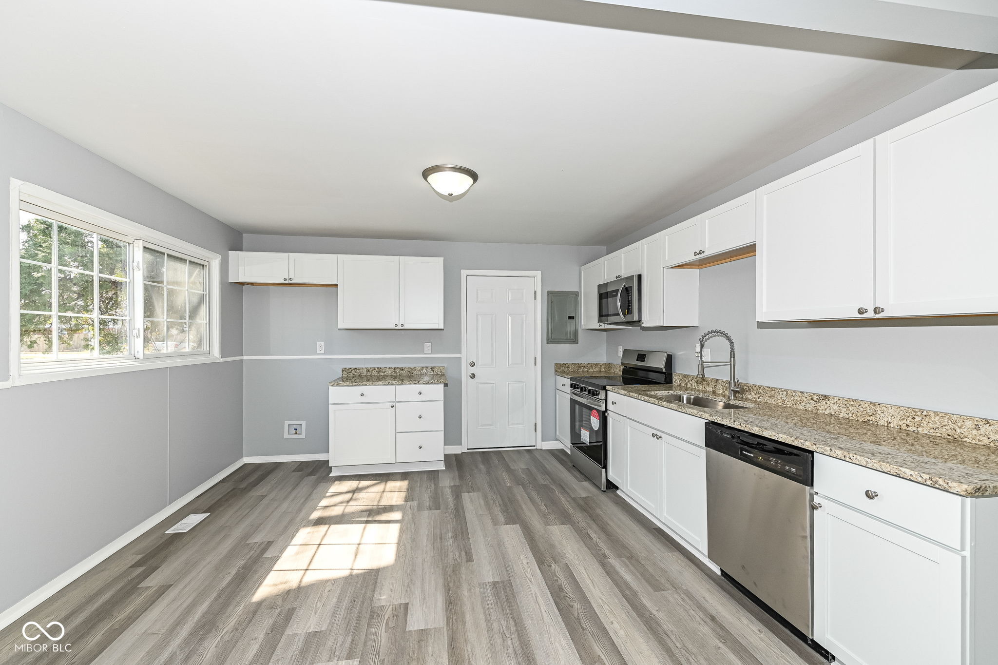 8026 Roy Road Indianapolis, IN 46219 - Photo 10 of 28 Gallery Image 10