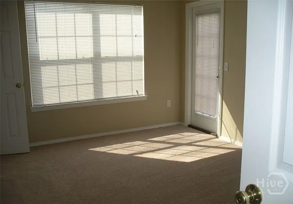 $1,900 | 10 Ashleigh Lane, Savannah, GA 31407