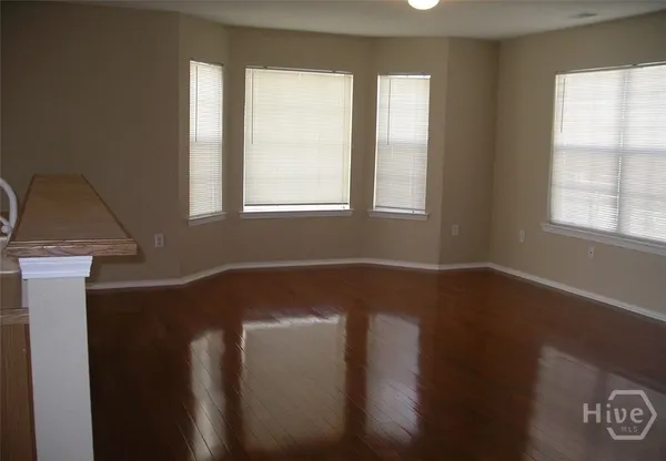 $1,900 | 10 Ashleigh Lane, Savannah, GA 31407