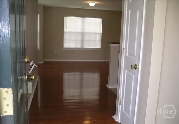 $1,900 | 10 Ashleigh Lane, Savannah, GA 31407