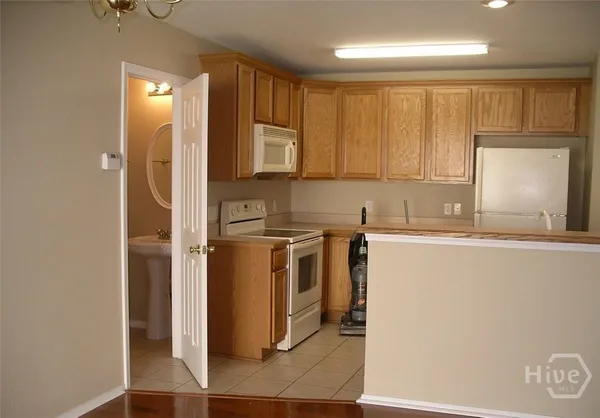 $1,900 | 10 Ashleigh Lane, Savannah, GA 31407