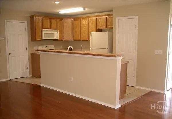 $1,900 | 10 Ashleigh Lane, Savannah, GA 31407