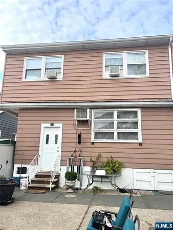 $750,000 | 20 Elizabeth Place, Totowa, NJ 07512