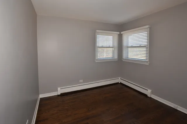 $1,700 | 6925 North Rosemary Lane, Unit 2E, Niles, IL 60714