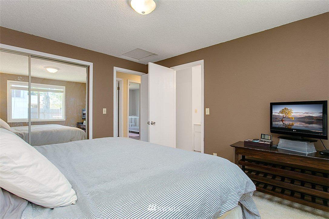 227 225th Street Southwest Bothell, WA 98021 - Photo 15 of 24