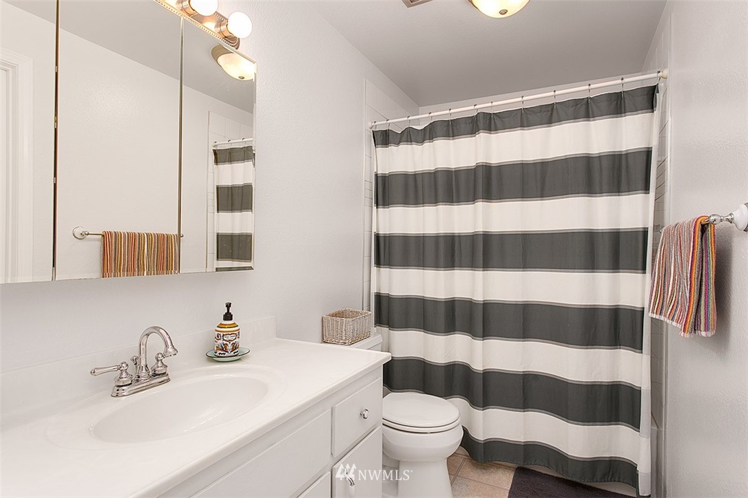 227 225th Street Southwest Bothell, WA 98021 - Photo 16 of 24