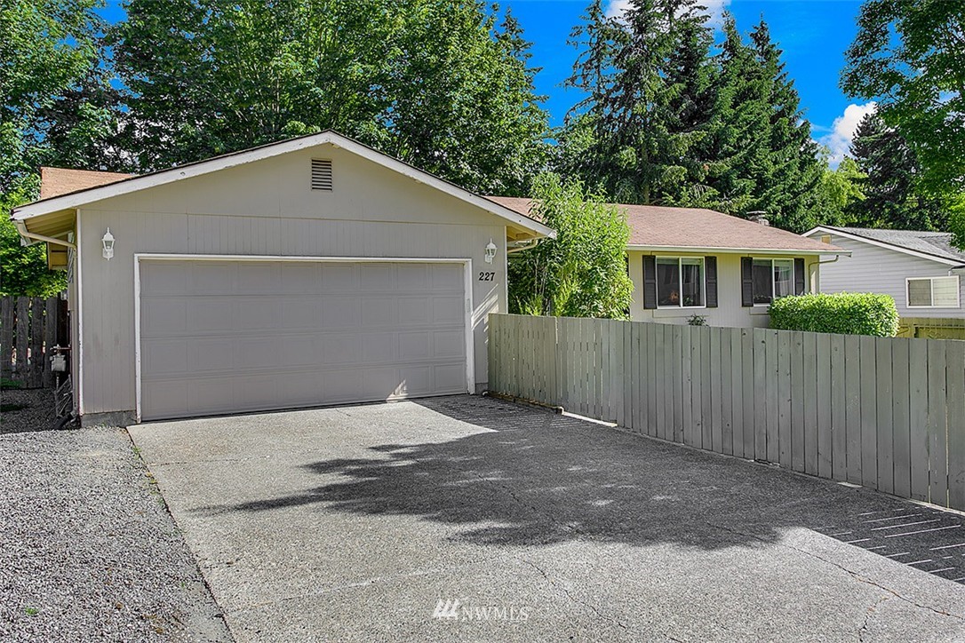 227 225th Street Southwest Bothell, WA 98021 - Photo 3 of 24