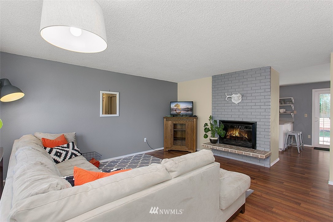 227 225th Street Southwest Bothell, WA 98021 - Photo 5 of 24